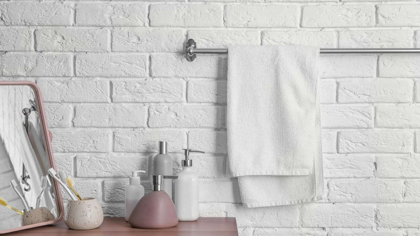 How to clean the bathroom step by step