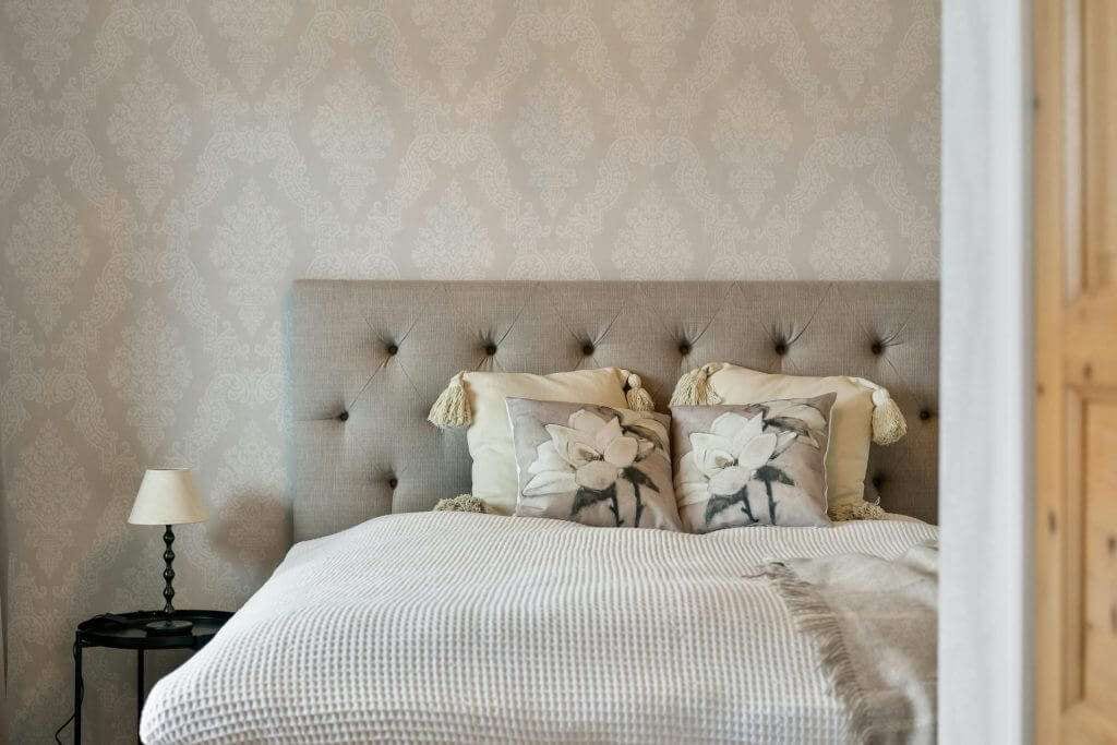 How much does it cost to deep clean an apartment? Fresh Home Cleaning tells you everything you need to know about it.