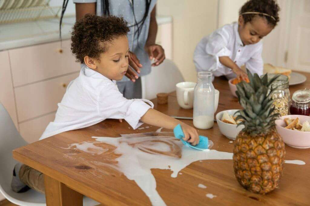 Fresh Home Cleaning brings you a cleaning schedule for working moms.