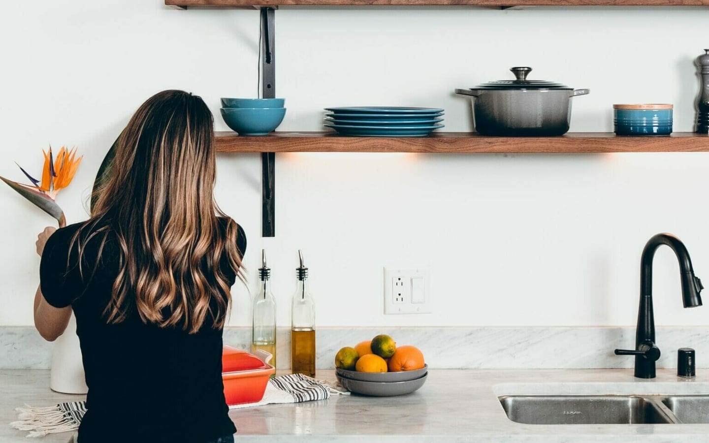 how to clean your kitchen sink
