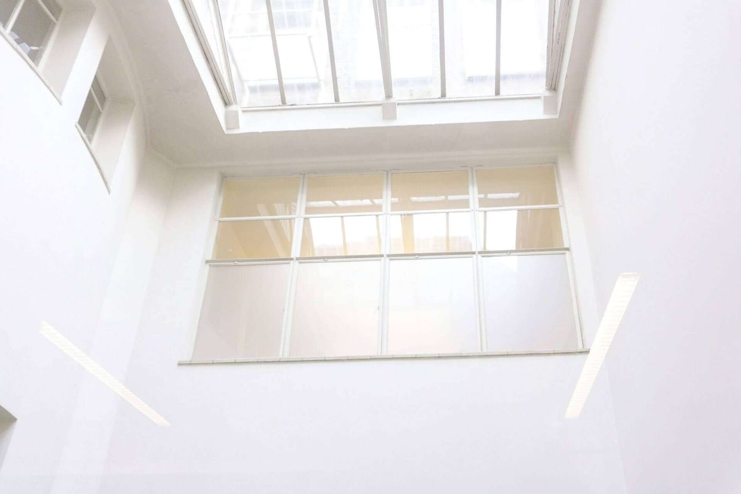 cleaning window tracks