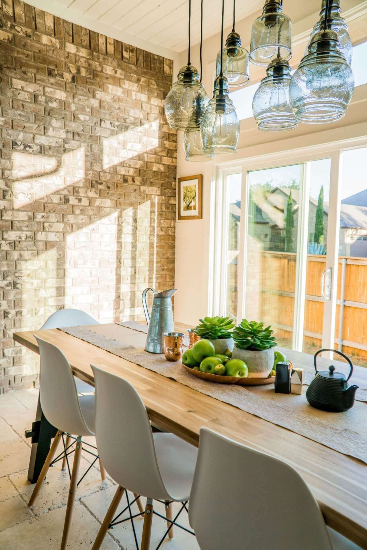 Fresh Home Cleaning brings you a how to about cleaning windows with newspaper.