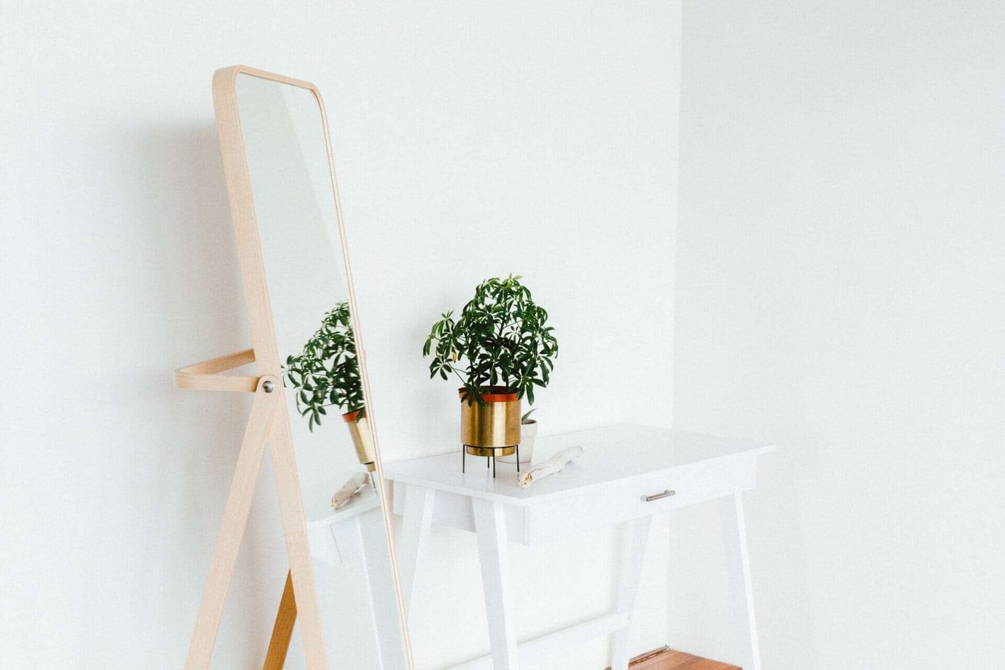 how to clean your bedroom fast and simple