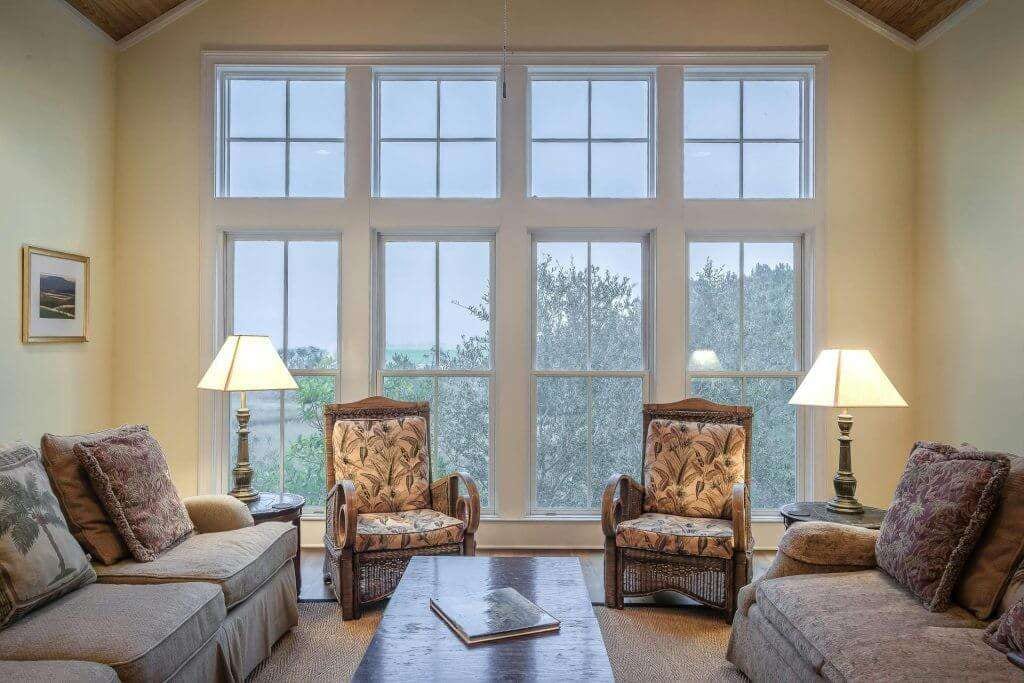 How to clean unreachable windows: Fresh Home Cleaning's easy-to-follow guide.