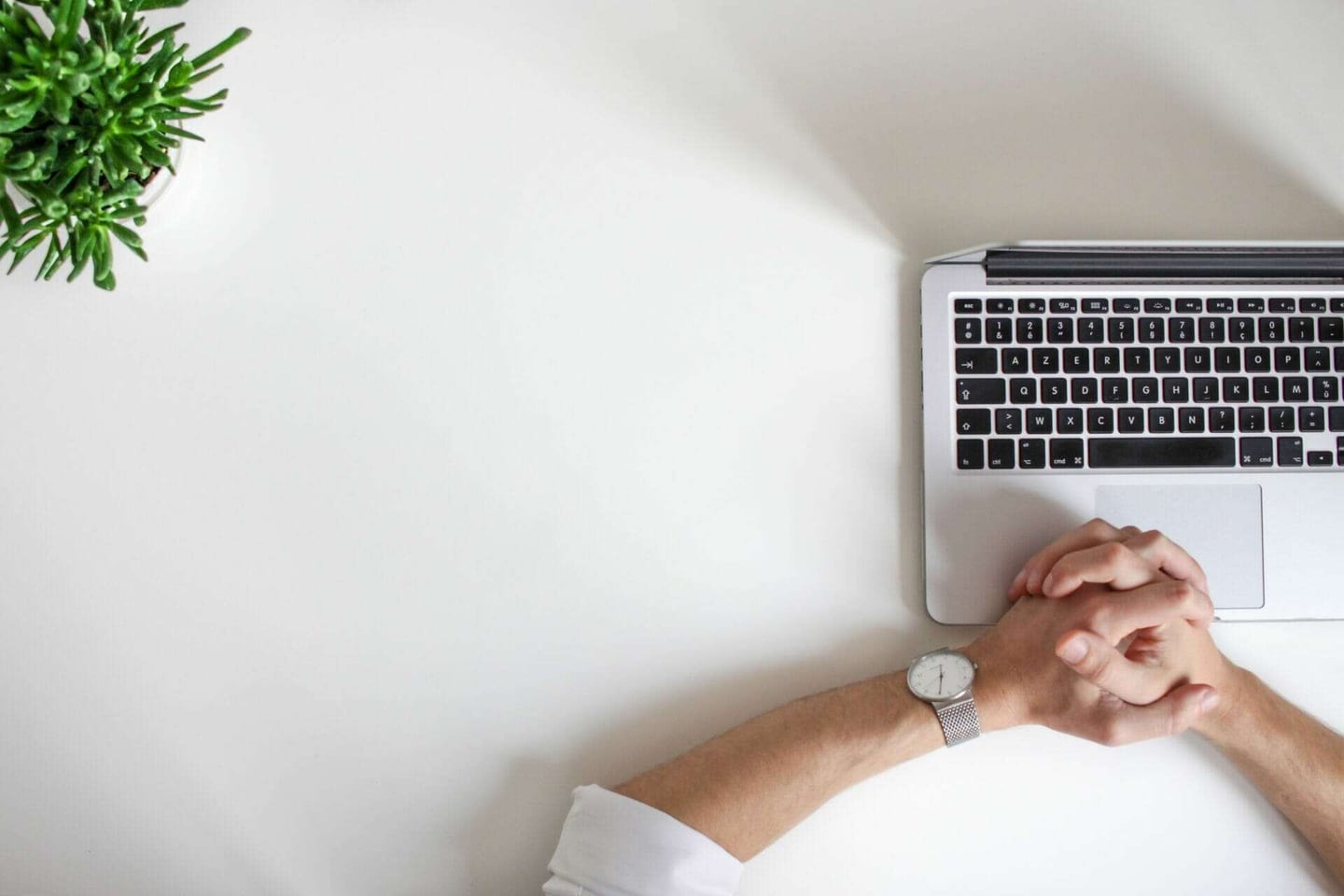 TIPS AND TRICKS TO CLEAN YOUR OFFICE LIKE AN EXPERT