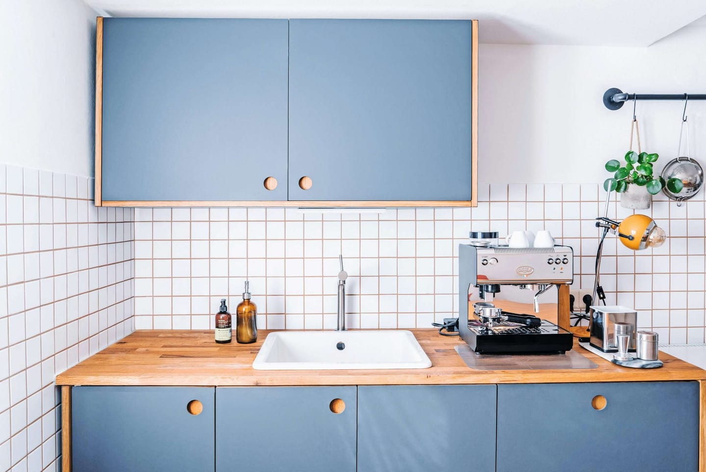 clean grout from tiles